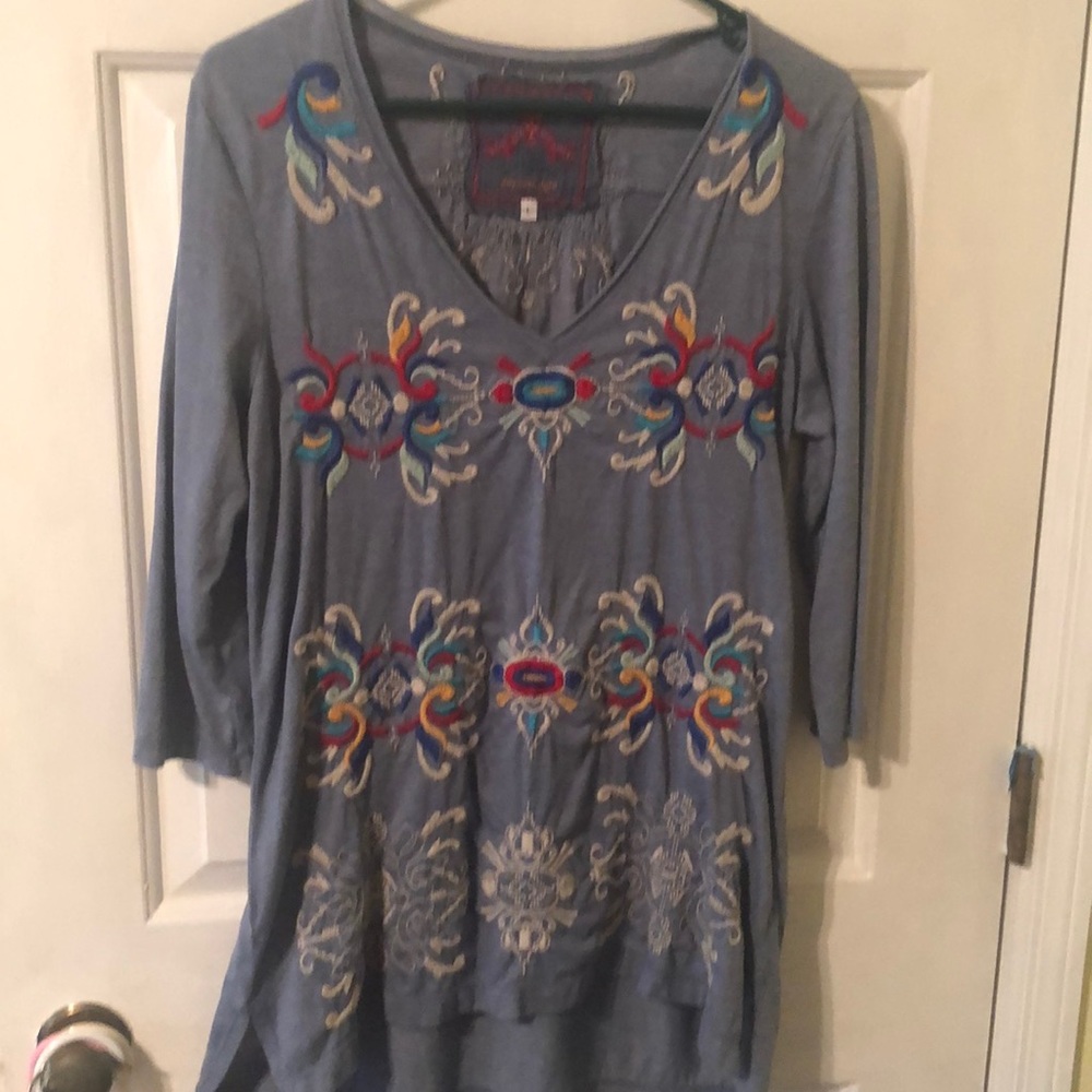 Johnny Was 3/4-length tee with embroidery L